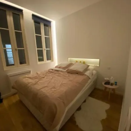 Appartement Charmant Dans Le Coeur De Parijs