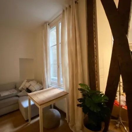Appartement Charmant Dans Le Coeur De